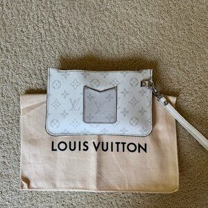 Designer Inspired Wristlet Pouch Off White/White w/dust bag